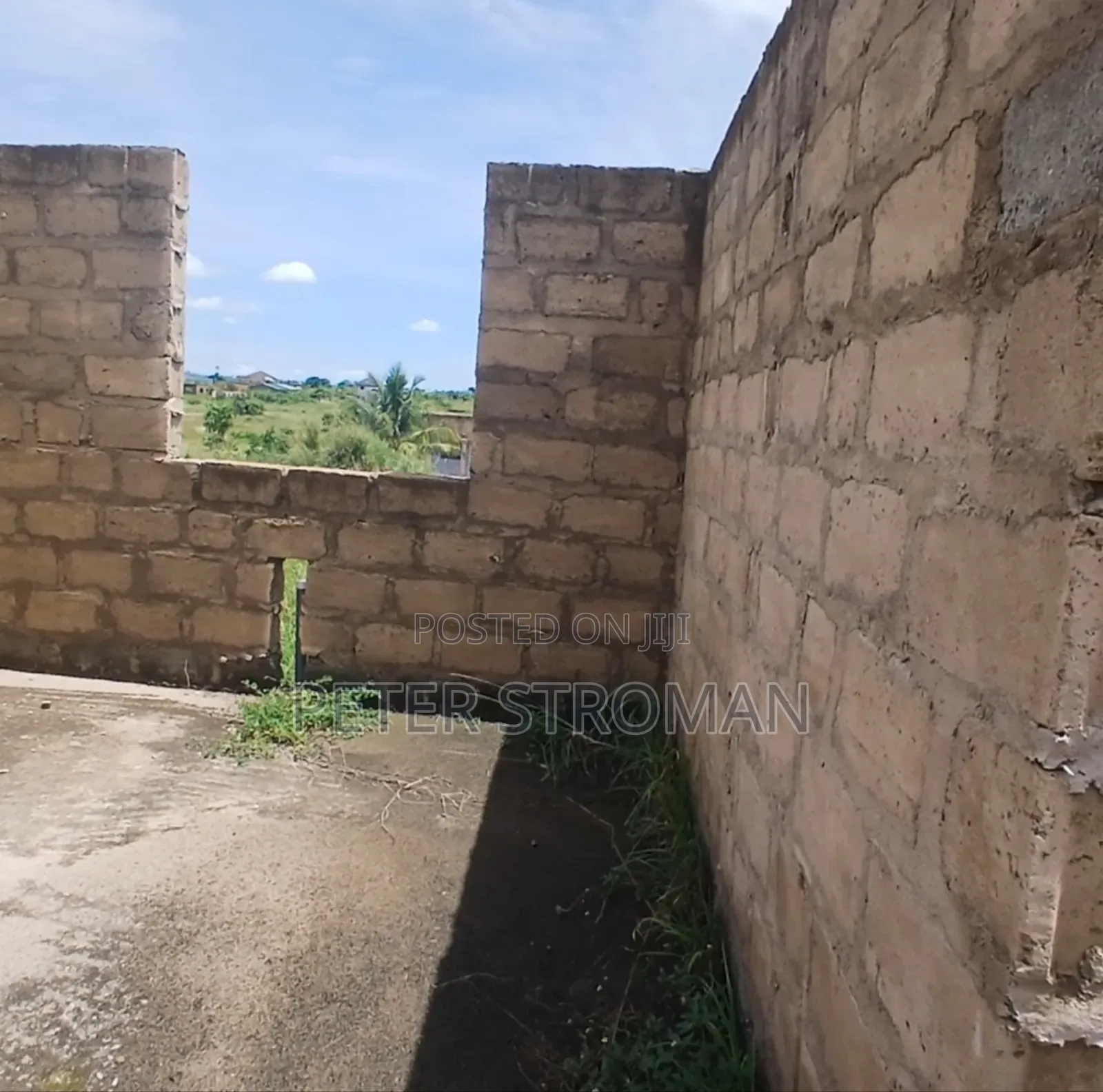 4bdrm Mansion in Kass Estate, Amasaman for sale