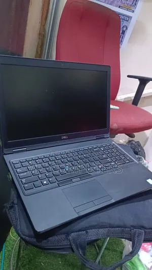 Laptop Dell Latitude 5590 8GB Intel Core i5 HDD+SSD 500GB