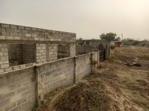 7bdrm House in Afienya Ablekuma for sale