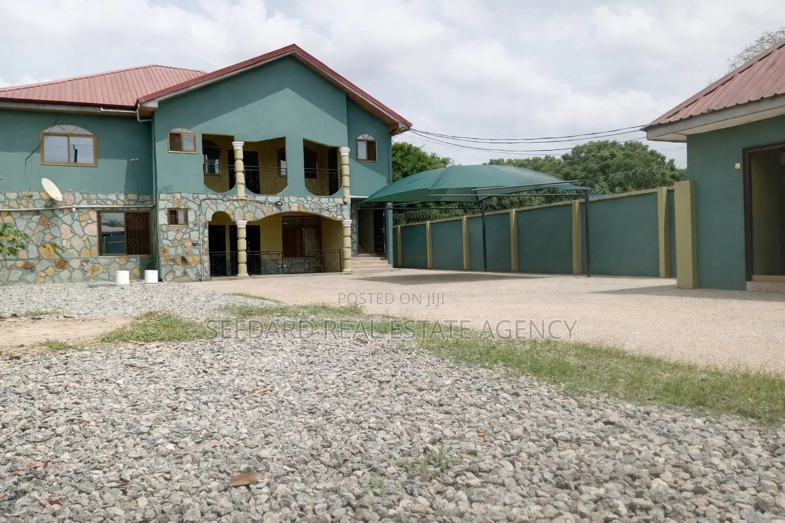 6bdrm House in Sefdard Properties, Pokuase for sale