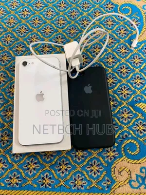 Apple iPhone SE (2022) 256 GB White