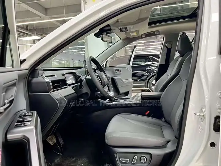 New Toyota RAV4 2025 White