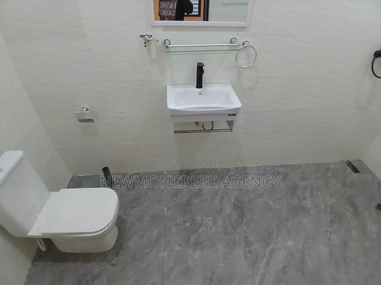3bdrm Bungalow in Lakeside Estates, Accra Metropolitan for sale