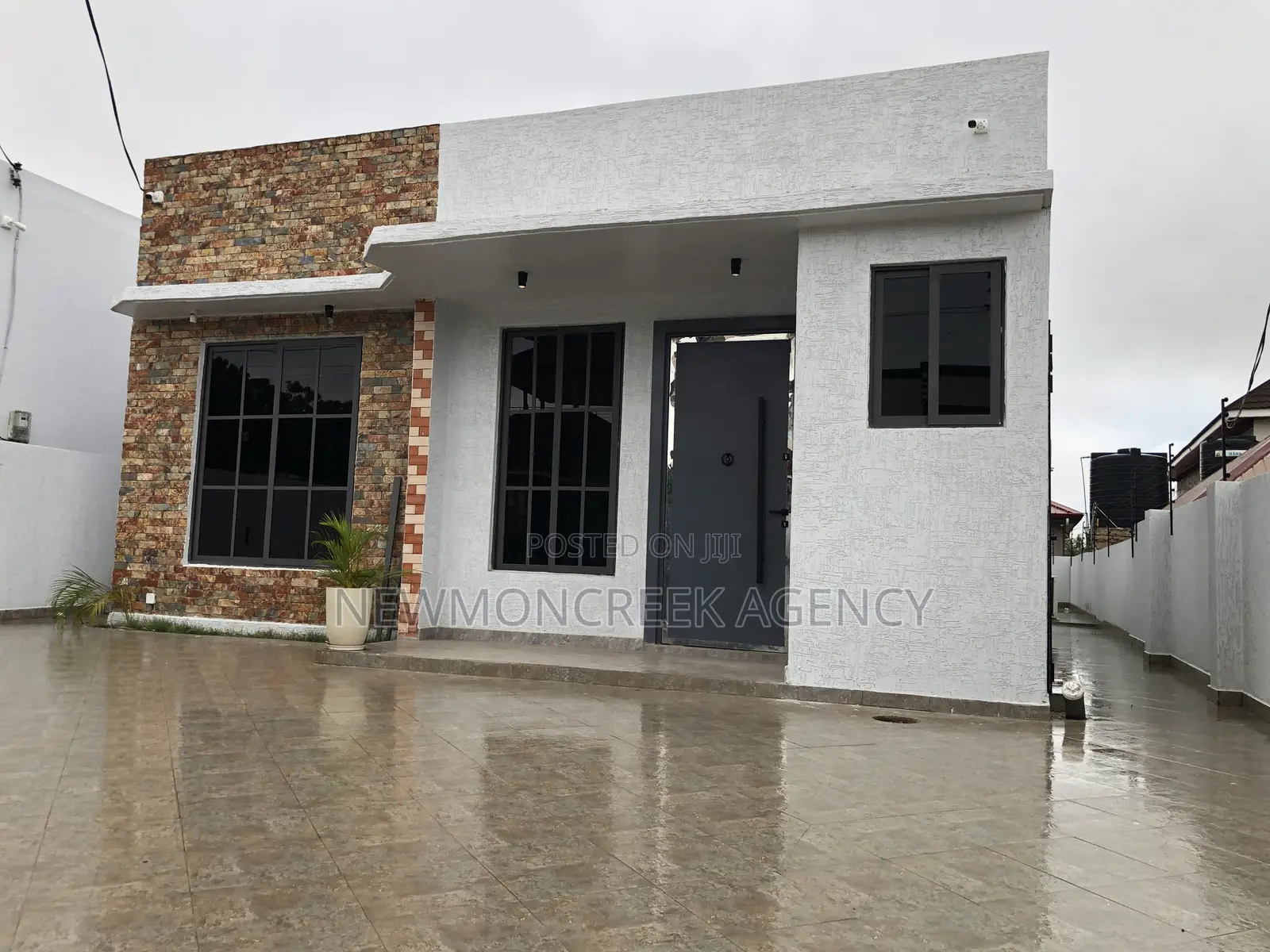 3bdrm Bungalow in Lakeside Estates, Accra Metropolitan for sale