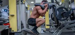 Hack Squat Machine