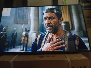 Samsung 43-Inch Smart Screen Tv for Movies Gaming