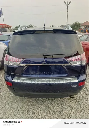 Mitsubishi Outlander SE 4dr SUV AWD (2.4L 4cyl CVT) 2014 Blue