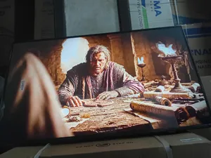 Samsung 43-Inch Smart Television With Dynamic Picture Quality