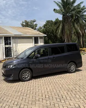 Toyota Voxy 2015 Blue