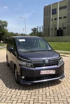 Toyota Voxy 2015 Blue