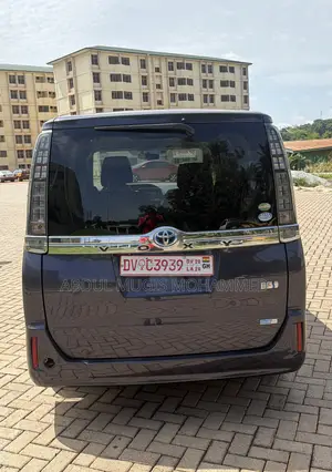 Toyota Voxy 2015 Blue