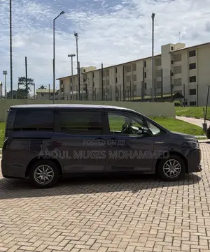 Toyota Voxy 2015 Blue