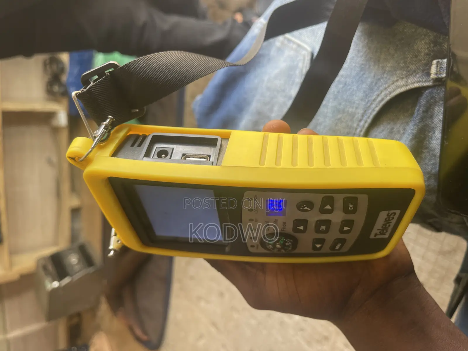 Installation Satellite Machine With Charger