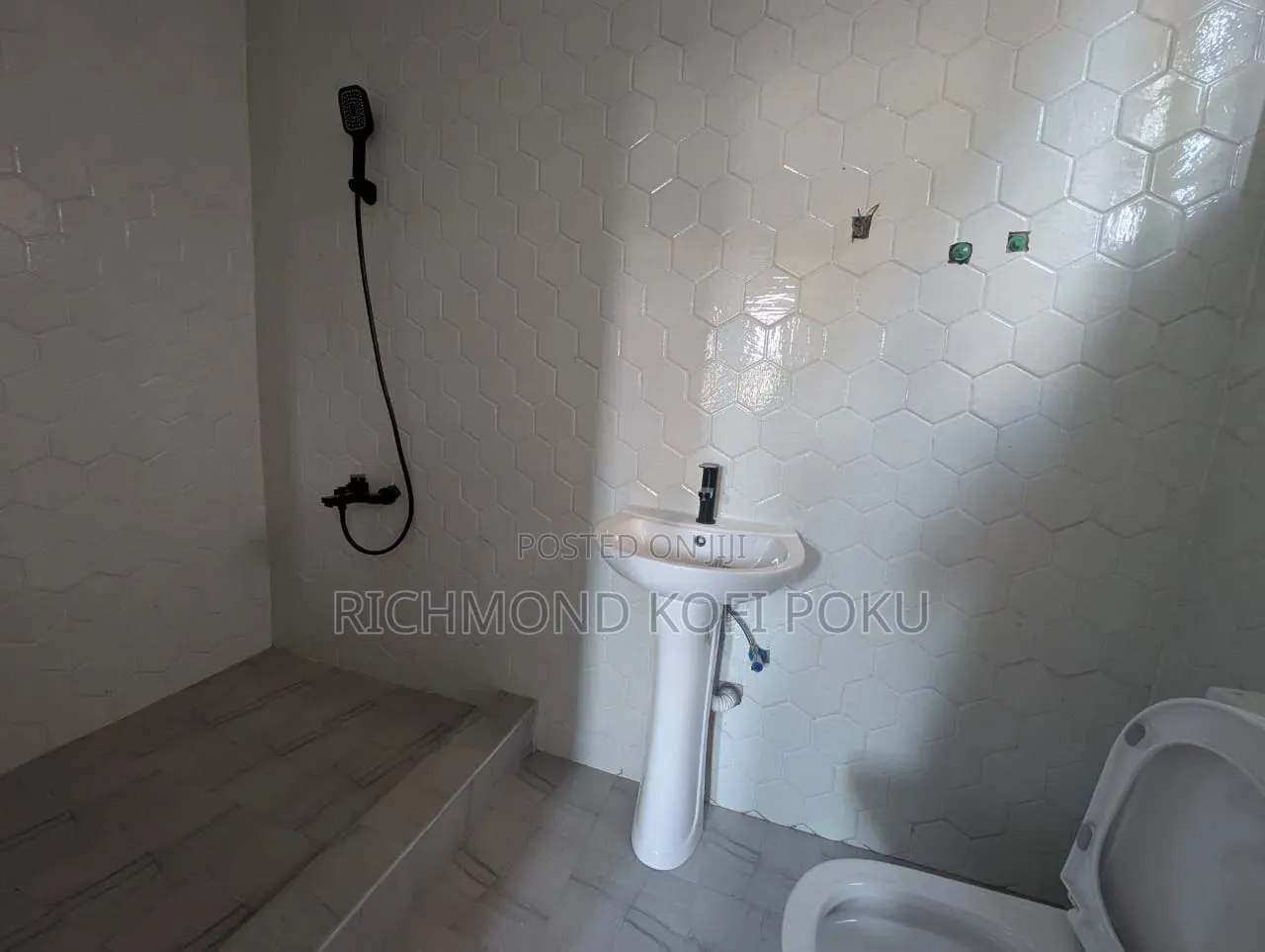 2bdrm Apartment in Kofis Realty, Spintex for rent