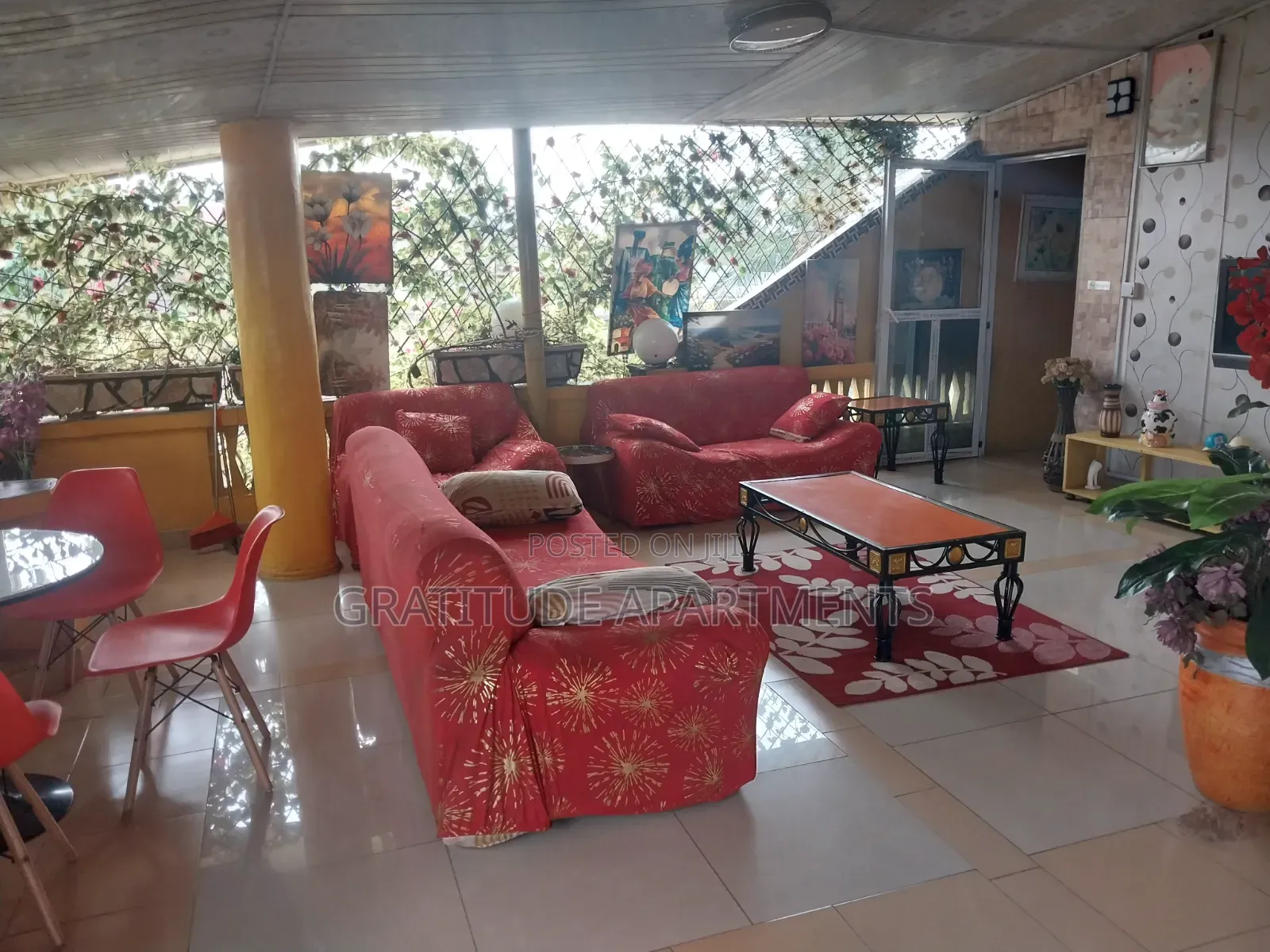Gratitude:Presidential Suite-1brm+Sit-Out Lounge Ghc600 Per Day:2guest
