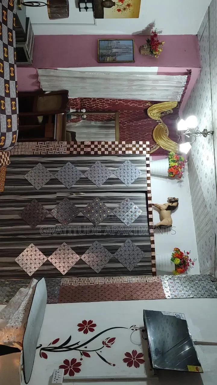 Gratitude:Presidential Suite-1brm+Sit-Out Lounge Ghc600 Per Day:2guest