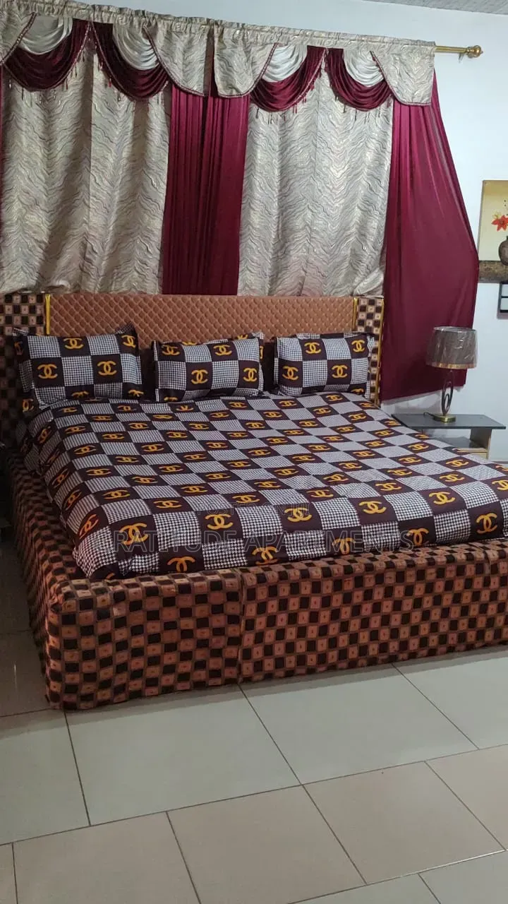 Gratitude:Presidential Suite-1brm+Sit-Out Lounge Ghc600 Per Day:2guest