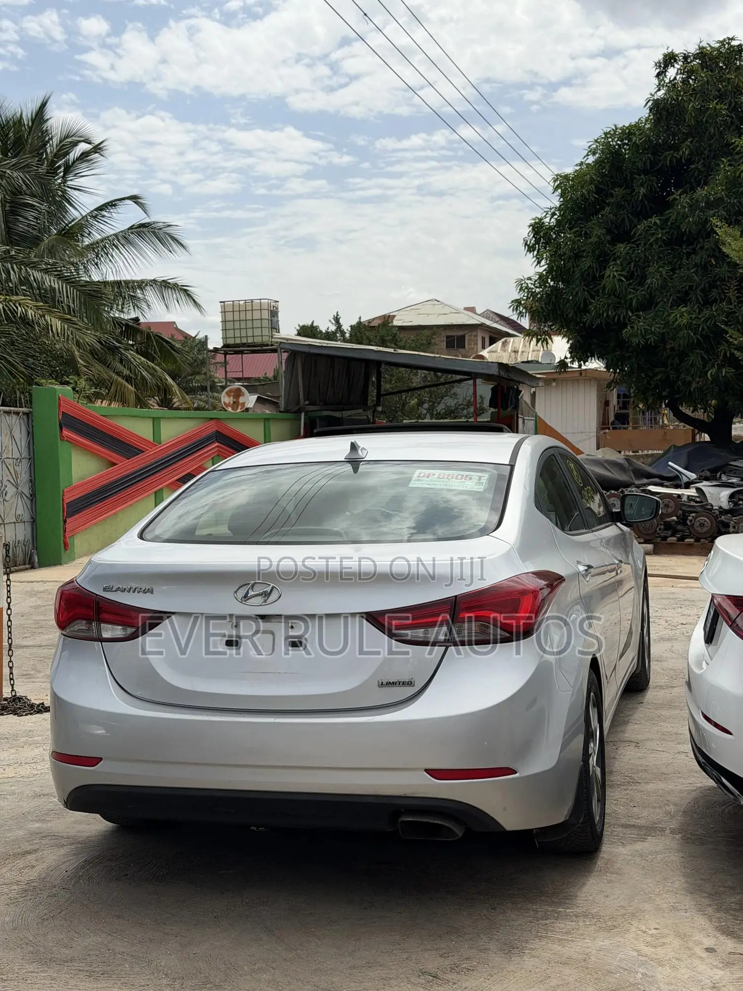 Hyundai Elantra Limited 4dr Sedan (1.8L 4cyl 6A) 2015 Silver