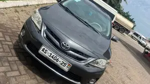 Toyota Corolla LE 4dr Sedan (1.8L 4cyl 4A) 2013 Silver