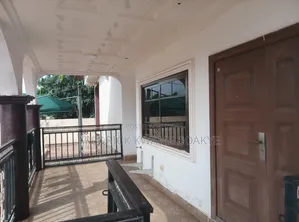 6bdrm House in Brother K Estate, Kumasi Metropolitan for sale