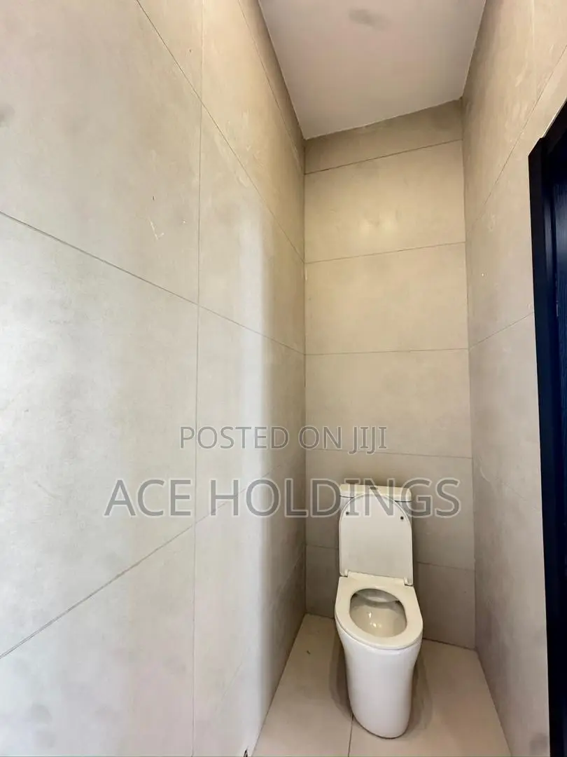 5bdrm Mansion in East Legon Hills for sale