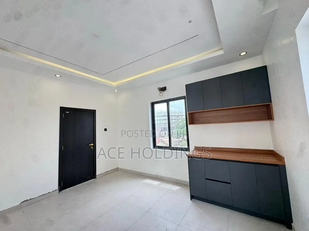 5bdrm Mansion in East Legon Hills for sale