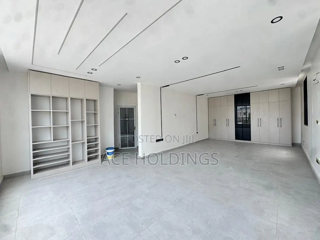 5bdrm Mansion in East Legon Hills for sale