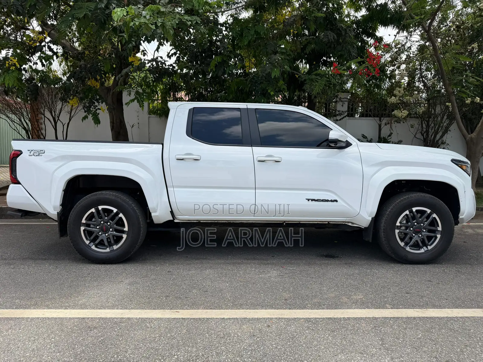Toyota Tacoma 2024 White