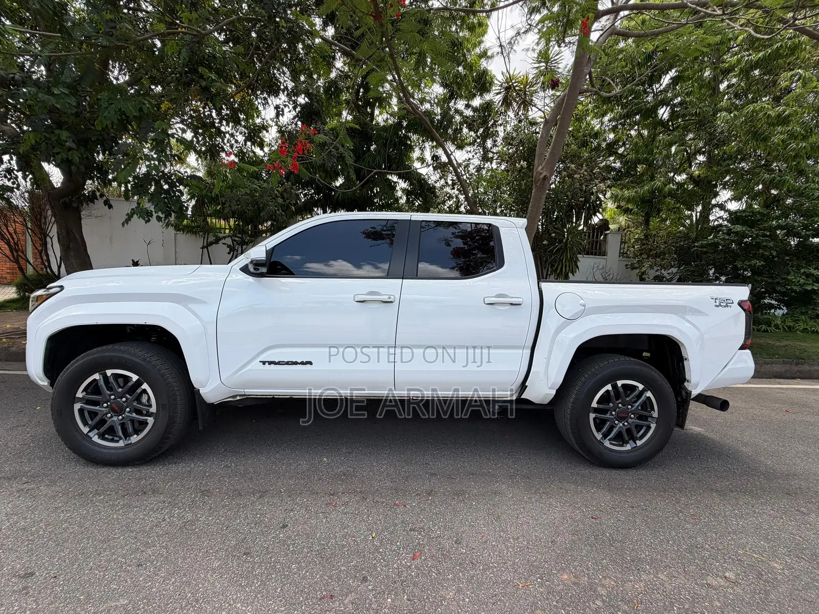 Toyota Tacoma 2024 White