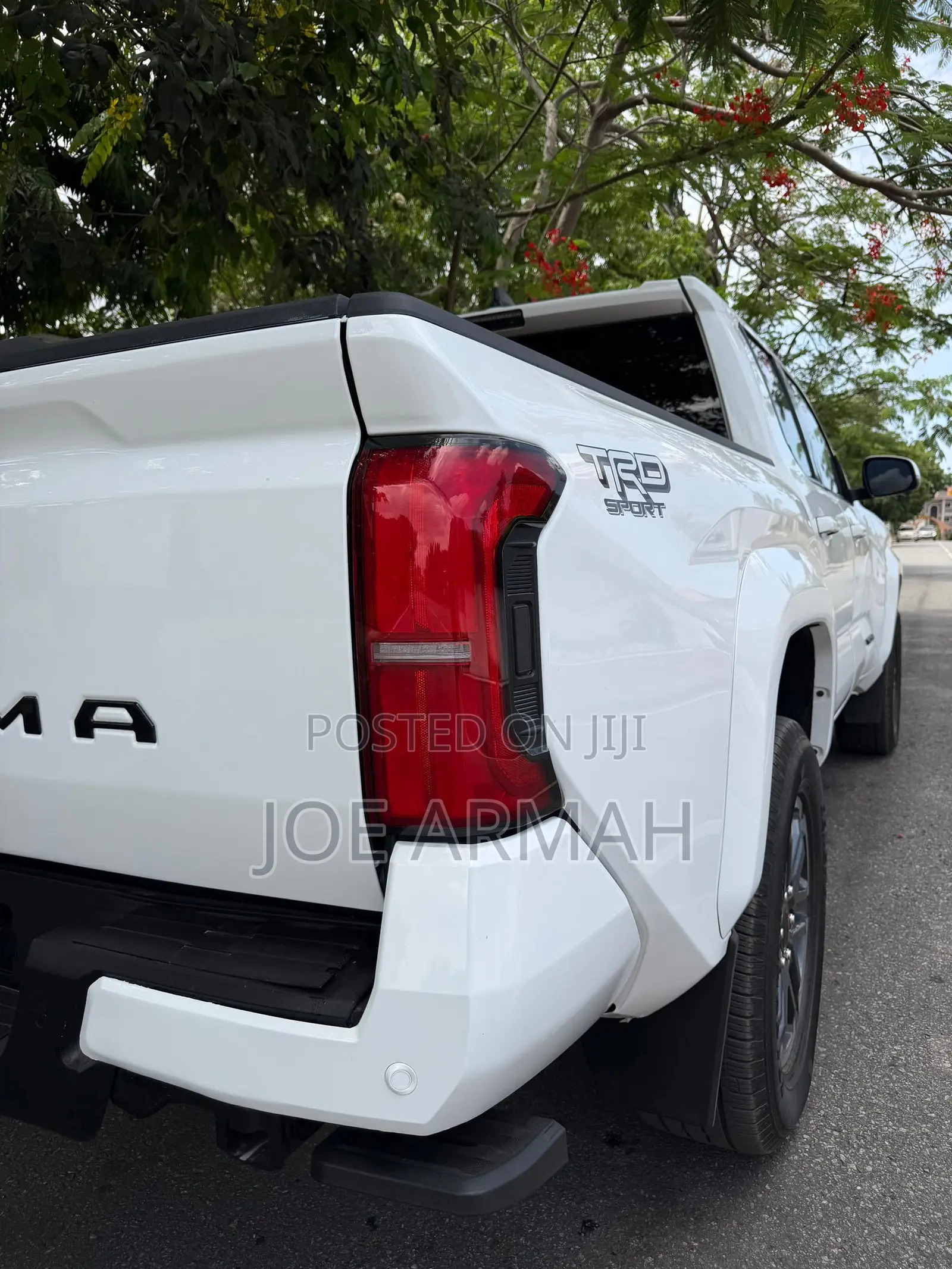Toyota Tacoma 2024 White