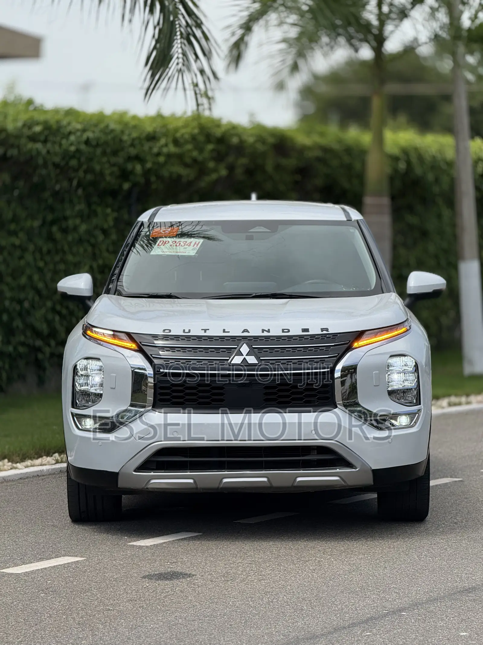 Mitsubishi Outlander SE 2024 White