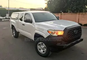 Toyota Tacoma 2022 White