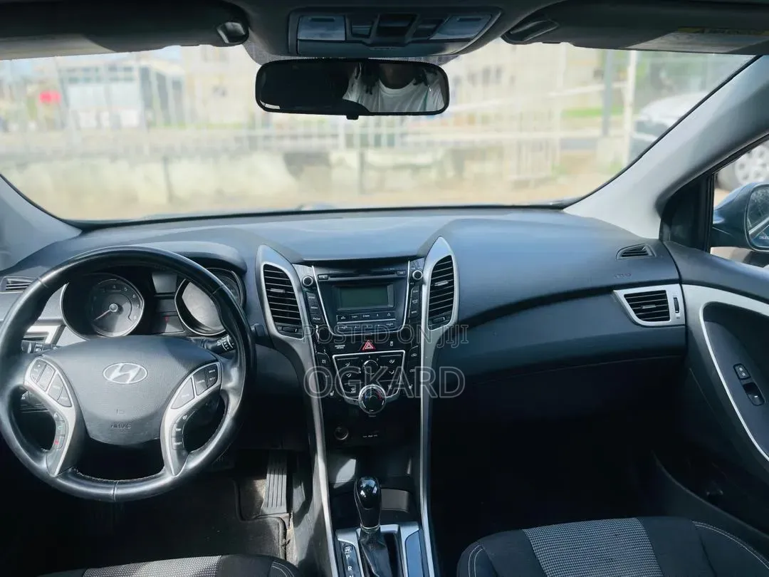 Hyundai Elantra Limited 4dr Sedan (1.8L 4cyl 6A) 2014 Blue