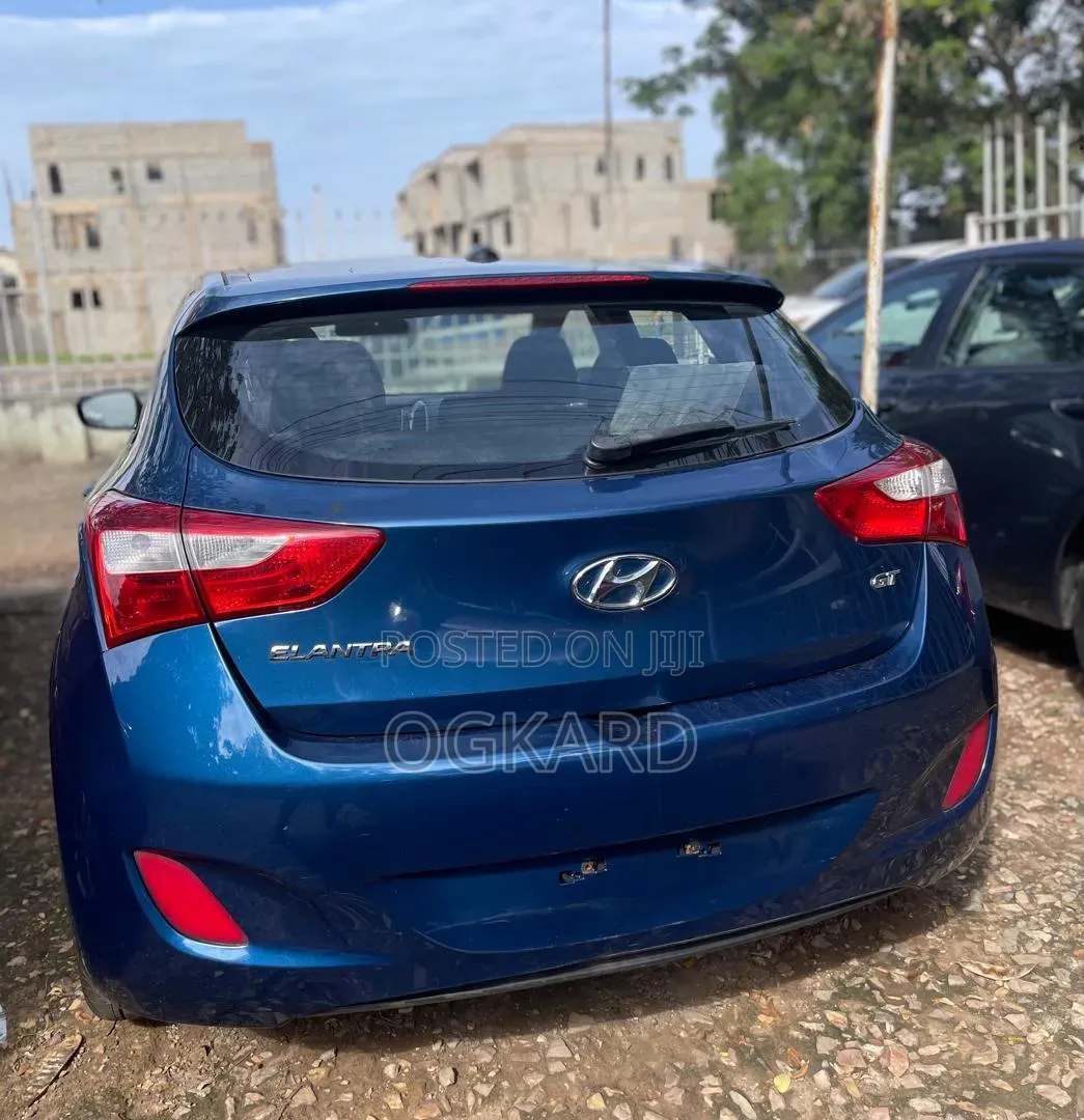 Hyundai Elantra Limited 4dr Sedan (1.8L 4cyl 6A) 2014 Blue