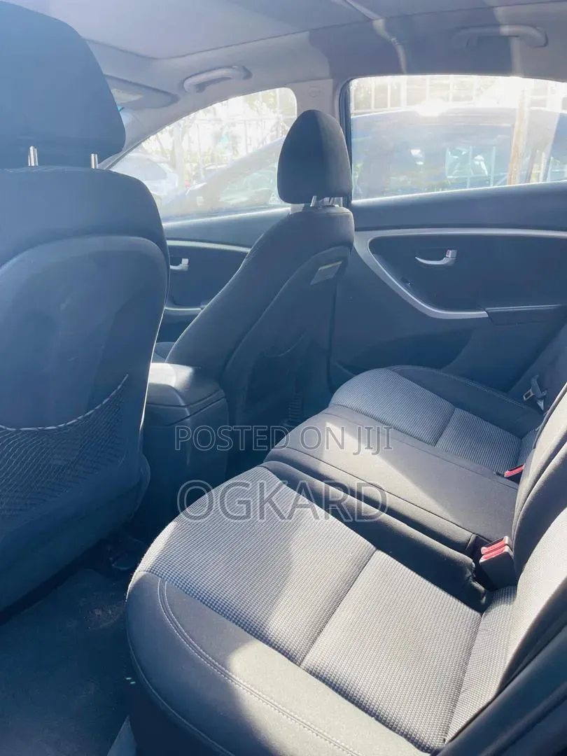 Hyundai Elantra Limited 4dr Sedan (1.8L 4cyl 6A) 2014 Blue