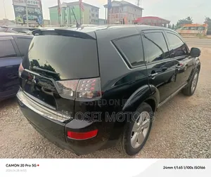 Mitsubishi Outlander SE 2011 Black