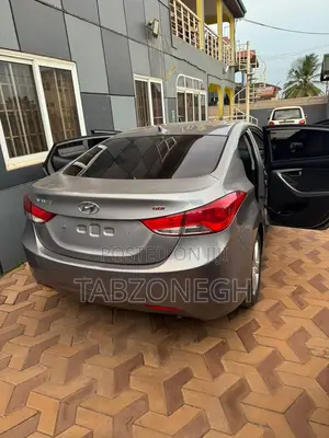 Hyundai Avante 2014 Silver