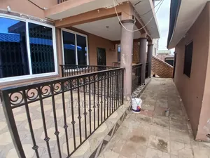 2bdrm Apartment in Agbogba Nyaho Rd, School Park Area for rent