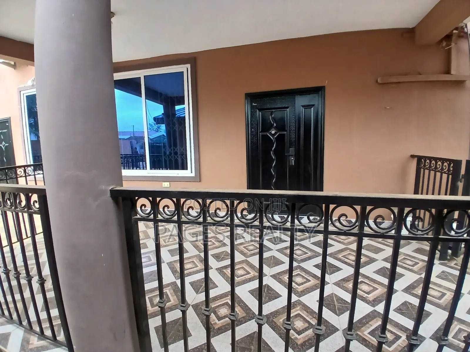 2bdrm Apartment in Agbogba Nyaho Rd, School Park Area for rent
