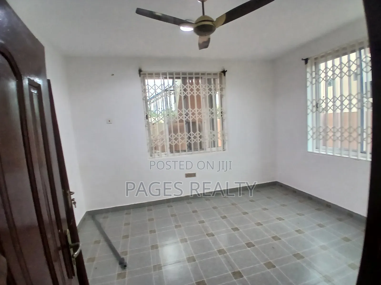 2bdrm Apartment in Agbogba Nyaho Rd, School Park Area for rent