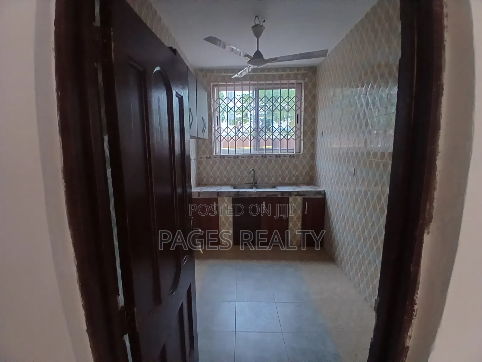 2bdrm Apartment in Agbogba Nyaho Rd, School Park Area for rent