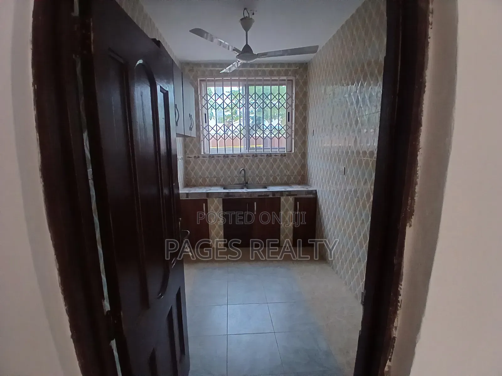 2bdrm Apartment in Agbogba Nyaho Rd, School Park Area for rent