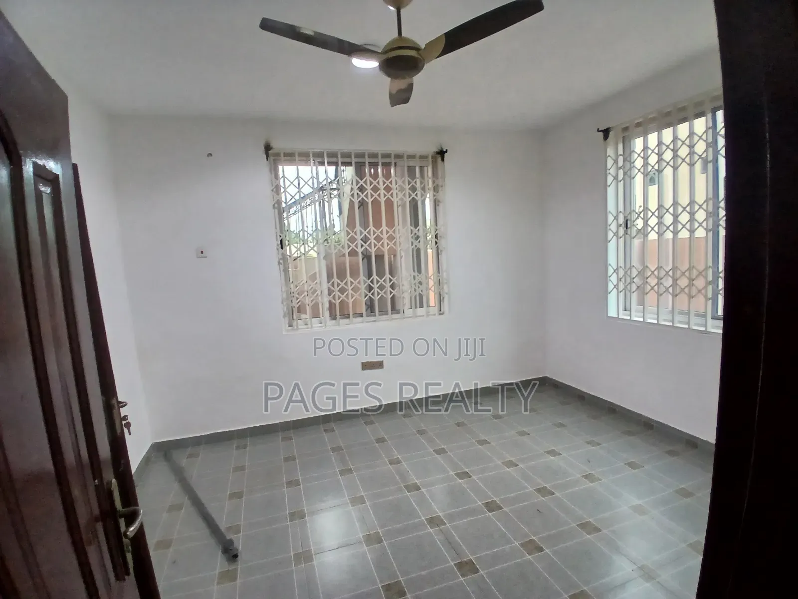 2bdrm Apartment in Agbogba Nyaho Rd, School Park Area for rent