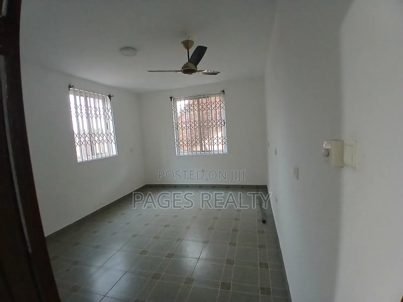 2bdrm Apartment in Agbogba Nyaho Rd, School Park Area for rent