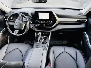 Toyota Highlander LE FWD 2023 Blue