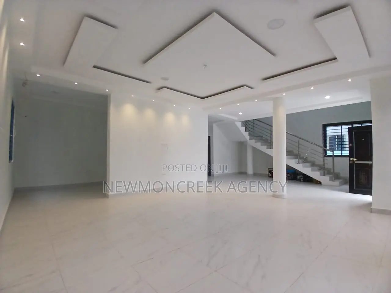 5bdrm Duplex in With Swimming Pool., Lake Side Estate for sale