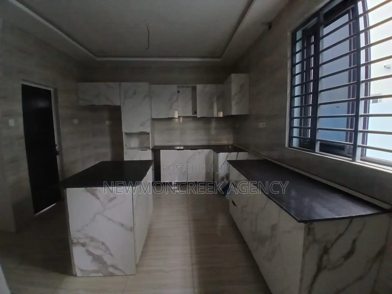 5bdrm Duplex in With Swimming Pool., Lake Side Estate for sale