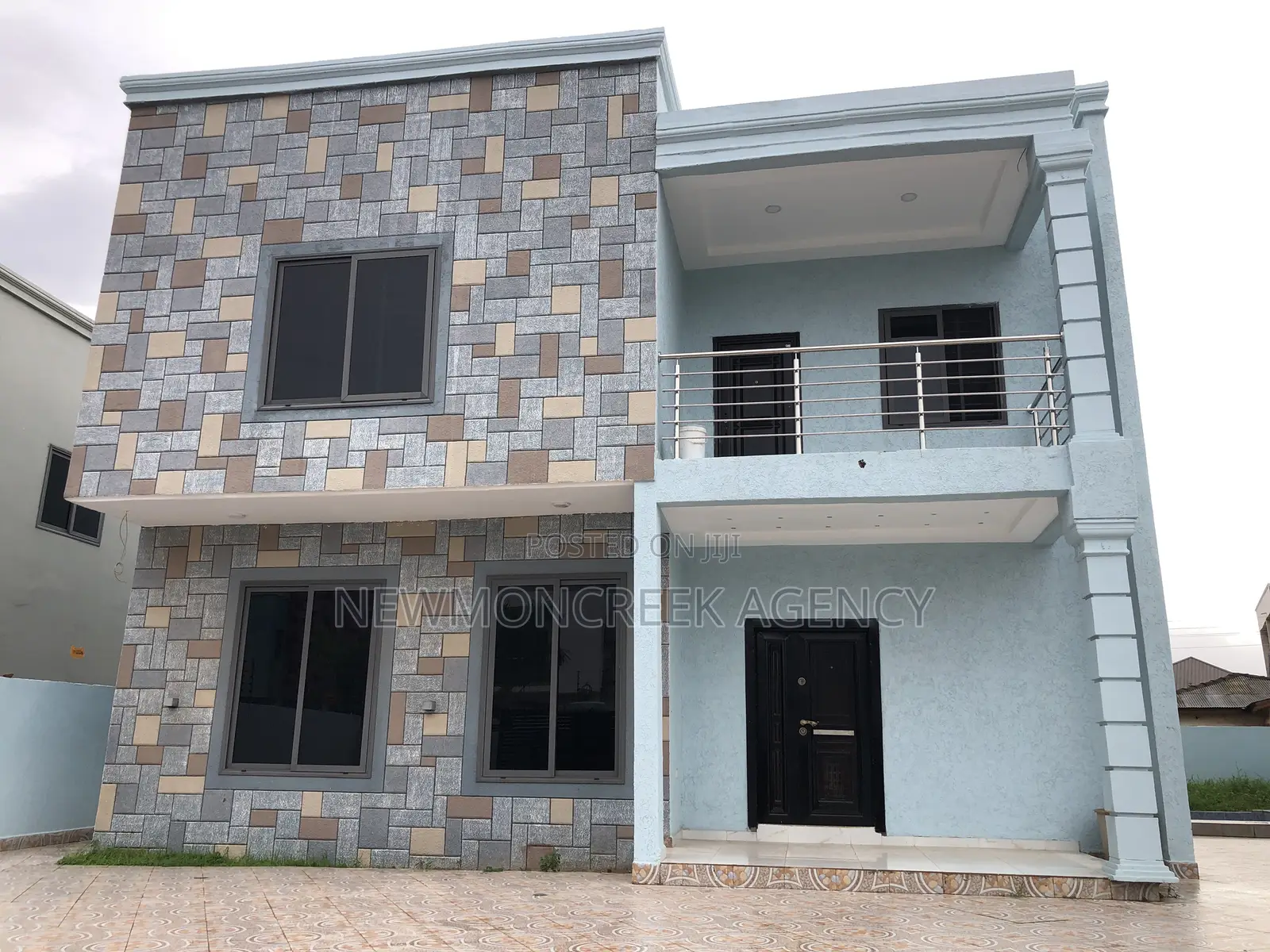 5bdrm Duplex in With Swimming Pool., Lake Side Estate for sale
