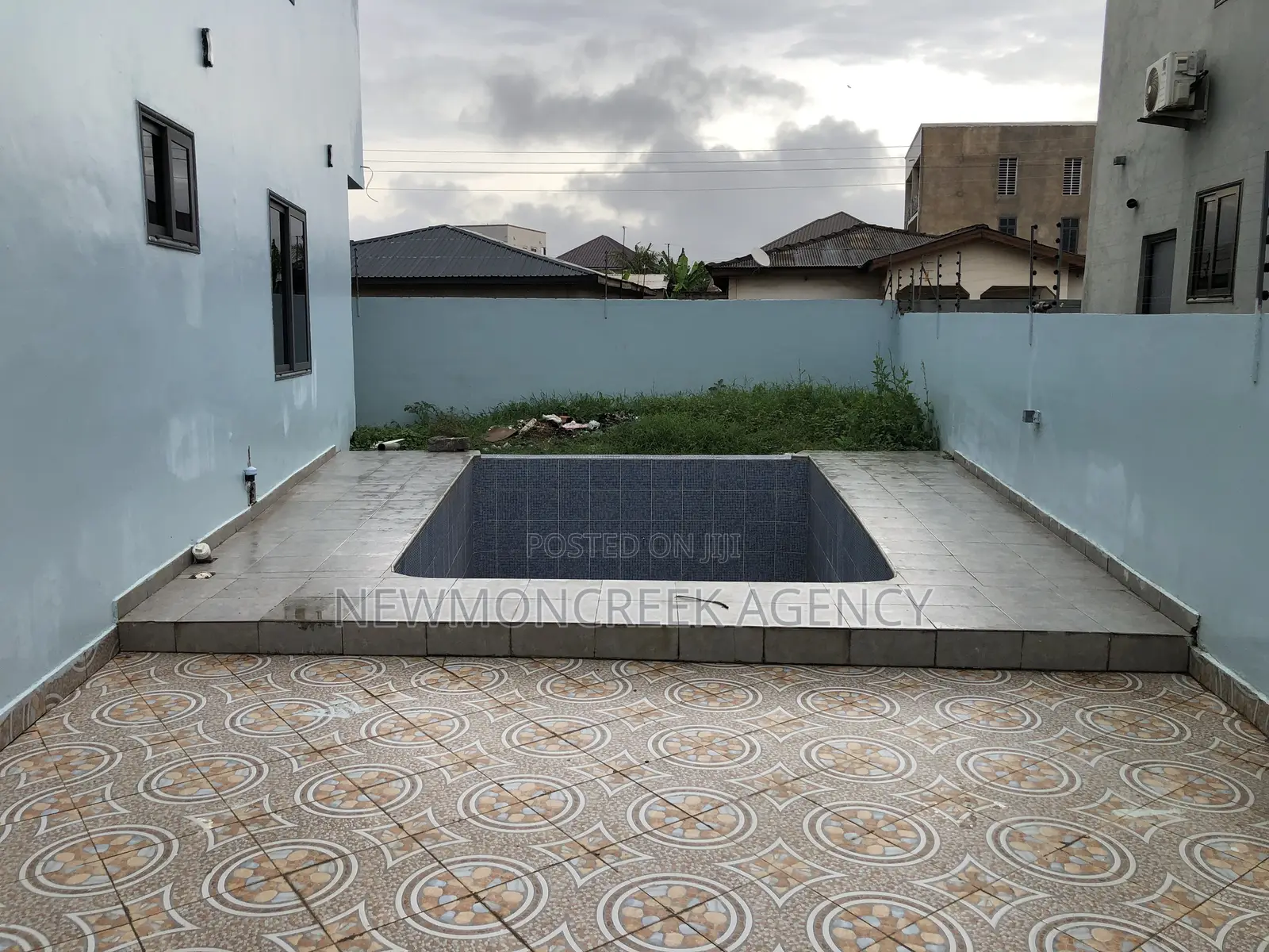5bdrm Duplex in With Swimming Pool., Lake Side Estate for sale