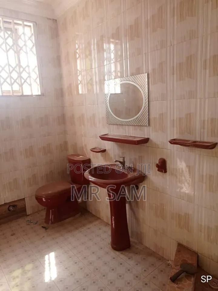 10bdrm House in Tuba To Kokrobitey, Ga South Municipal for rent